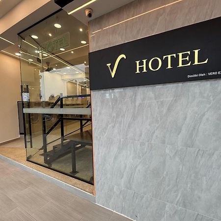 V Hotel Johor Bahru Exterior foto