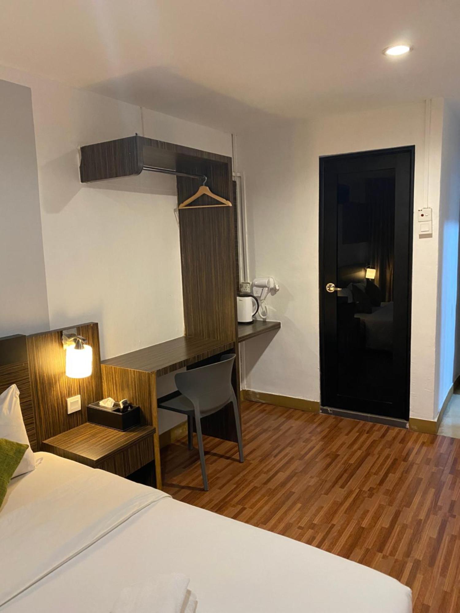 V Hotel Johor Bahru Exterior foto