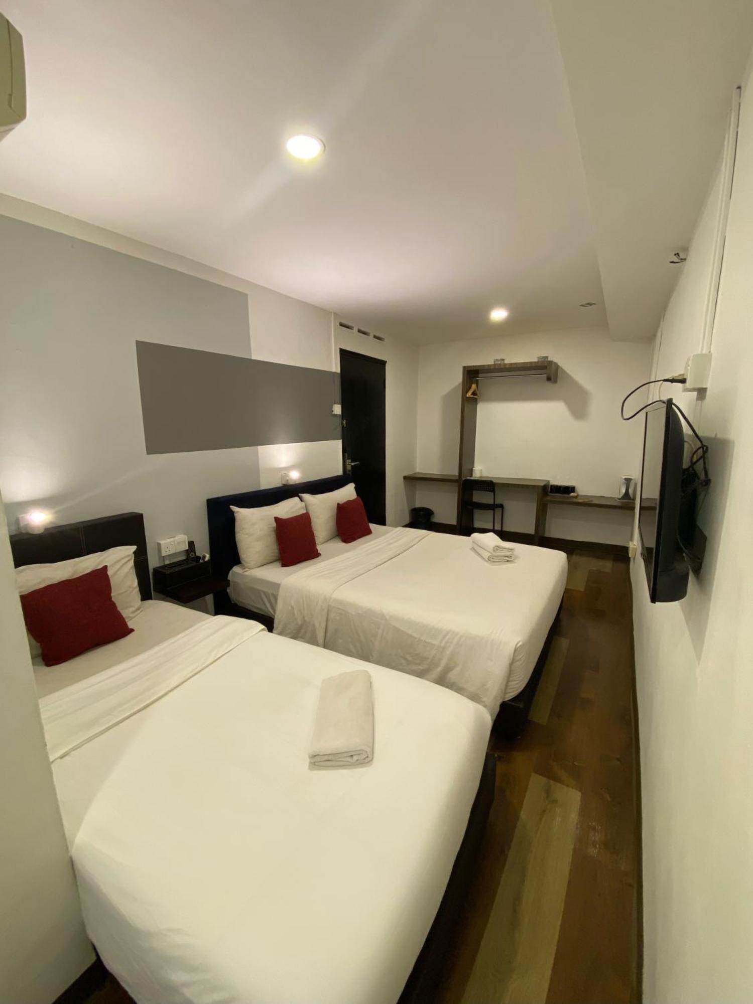 V Hotel Johor Bahru Exterior foto