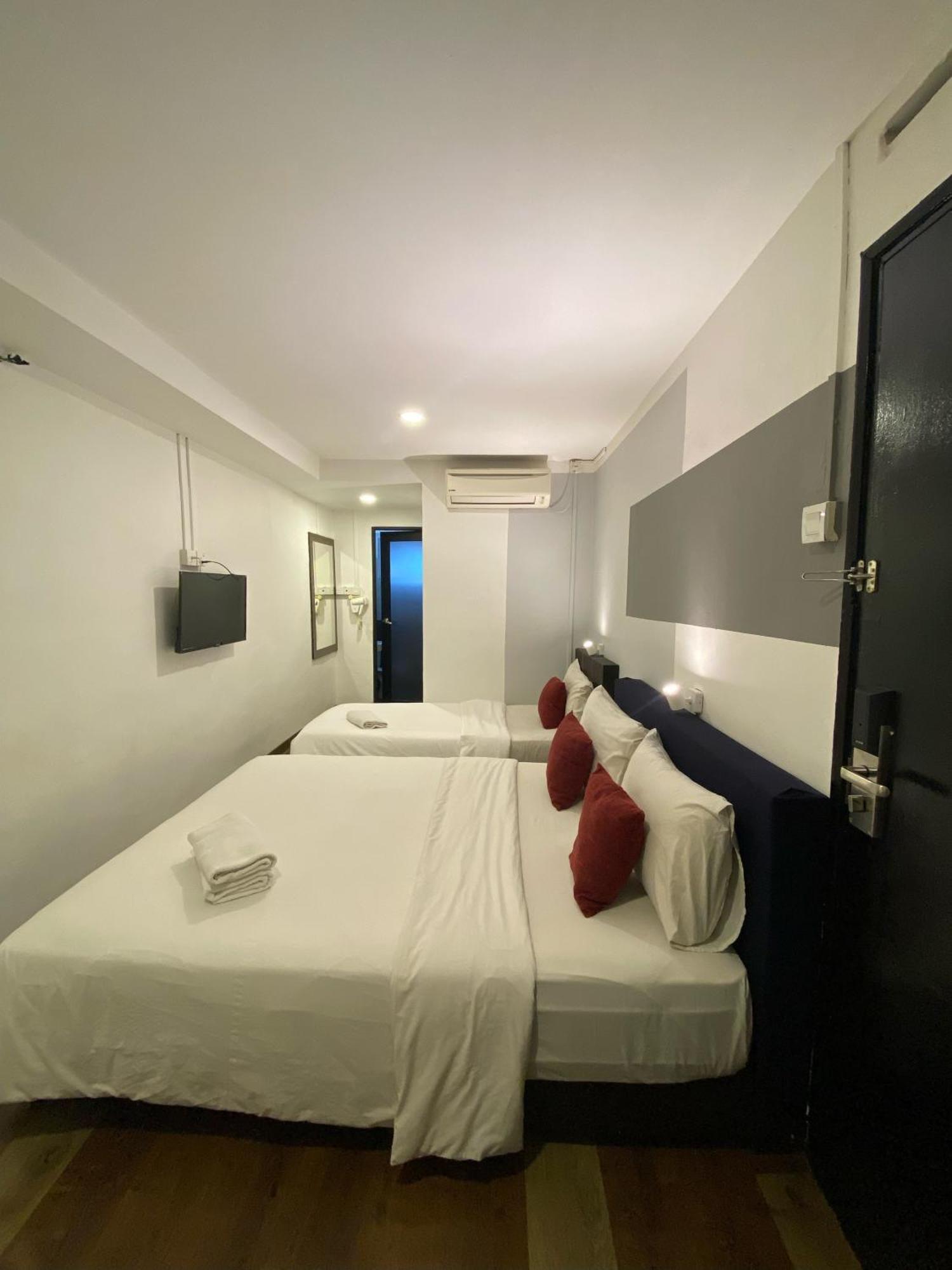 V Hotel Johor Bahru Exterior foto